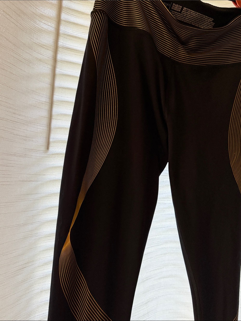 Victoria's Secret Black leggings with Subtle Gold Stripe Accents - Picture 5 of 5
